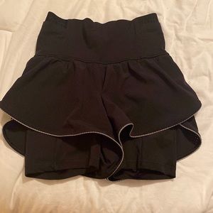 Limited edition Lululemon fast and free 2 in 1 elite shorts! Size 6.